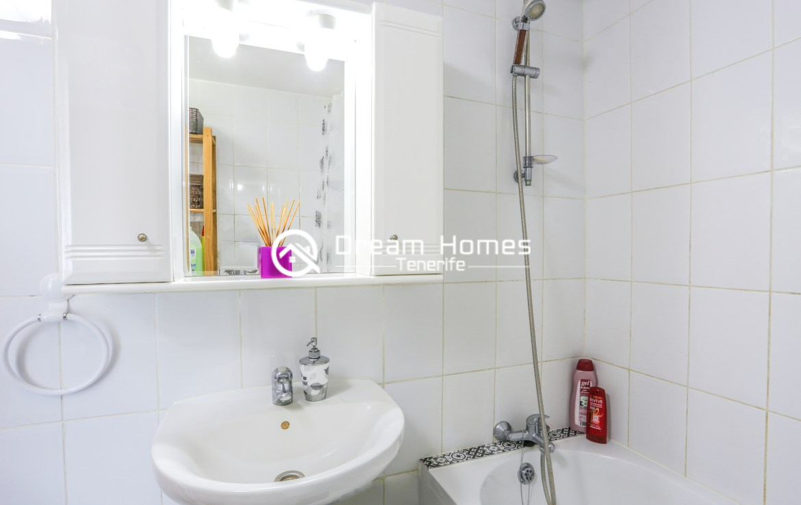 Arenas Negras One Bedroom Apartment, Puerto de Santiago Bathroom Real Estate Dream Homes Tenerife