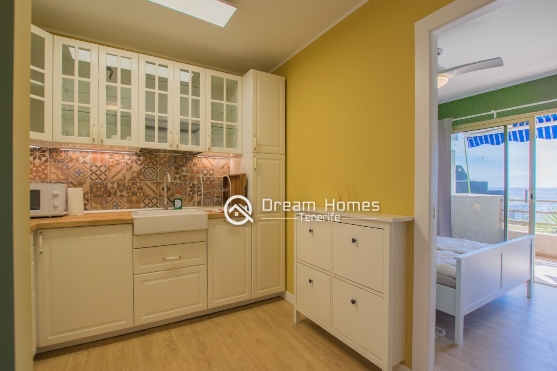 Holiday-Rent-Playa-de-Arena-2-bedroom-Tenerife-Large-Terrace-Ocean-View-Modern-Swimming-Pool13 Bahia Varadero Two Bedroom Apartment, Puerto de Santiago Kitchen Real Estate Dream Homes Tenerife