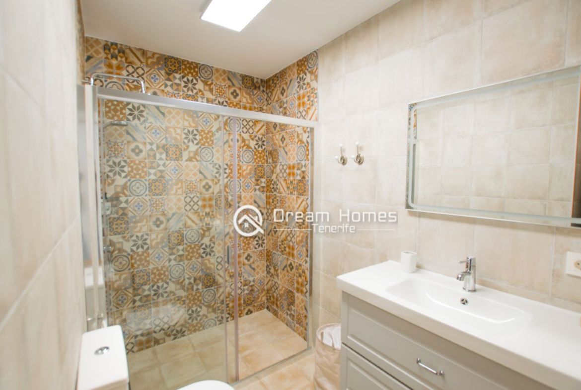 Bahia Varadero Two Bedroom Apartment, Puerto de Santiago Bathroom Real Estate Dream Homes Tenerife