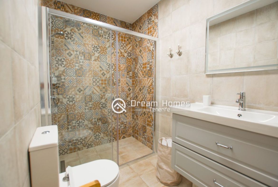 Bahia Varadero Two Bedroom Apartment, Puerto de Santiago Bathroom Real Estate Dream Homes Tenerife