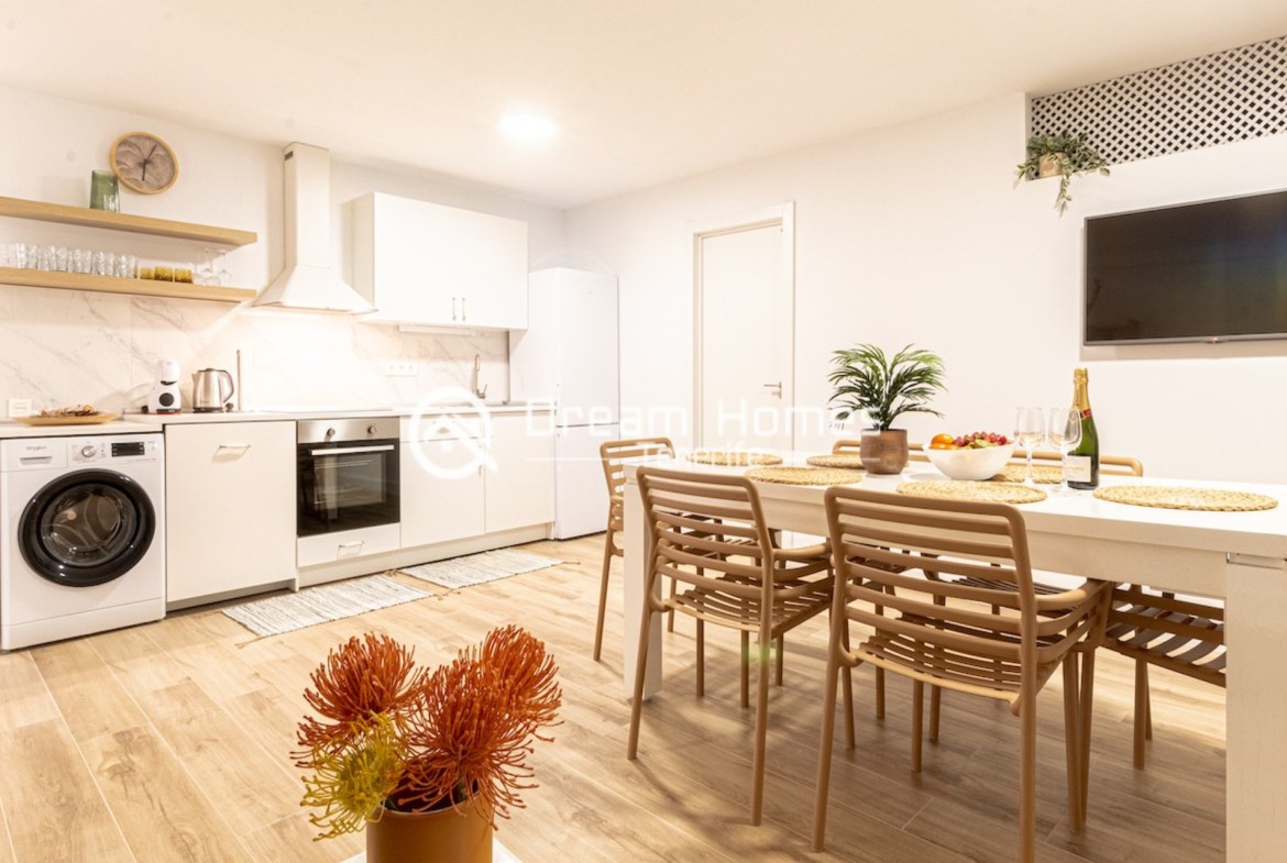 Spacious 7 Bedrooms in Villa Anastasia Dining Area Real Estate Dream Homes Tenerife