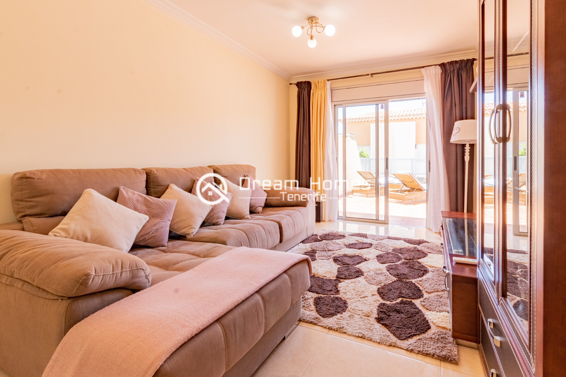 Holiday Home with Private Pool Living Room Real Estate Dream Homes Tenerife