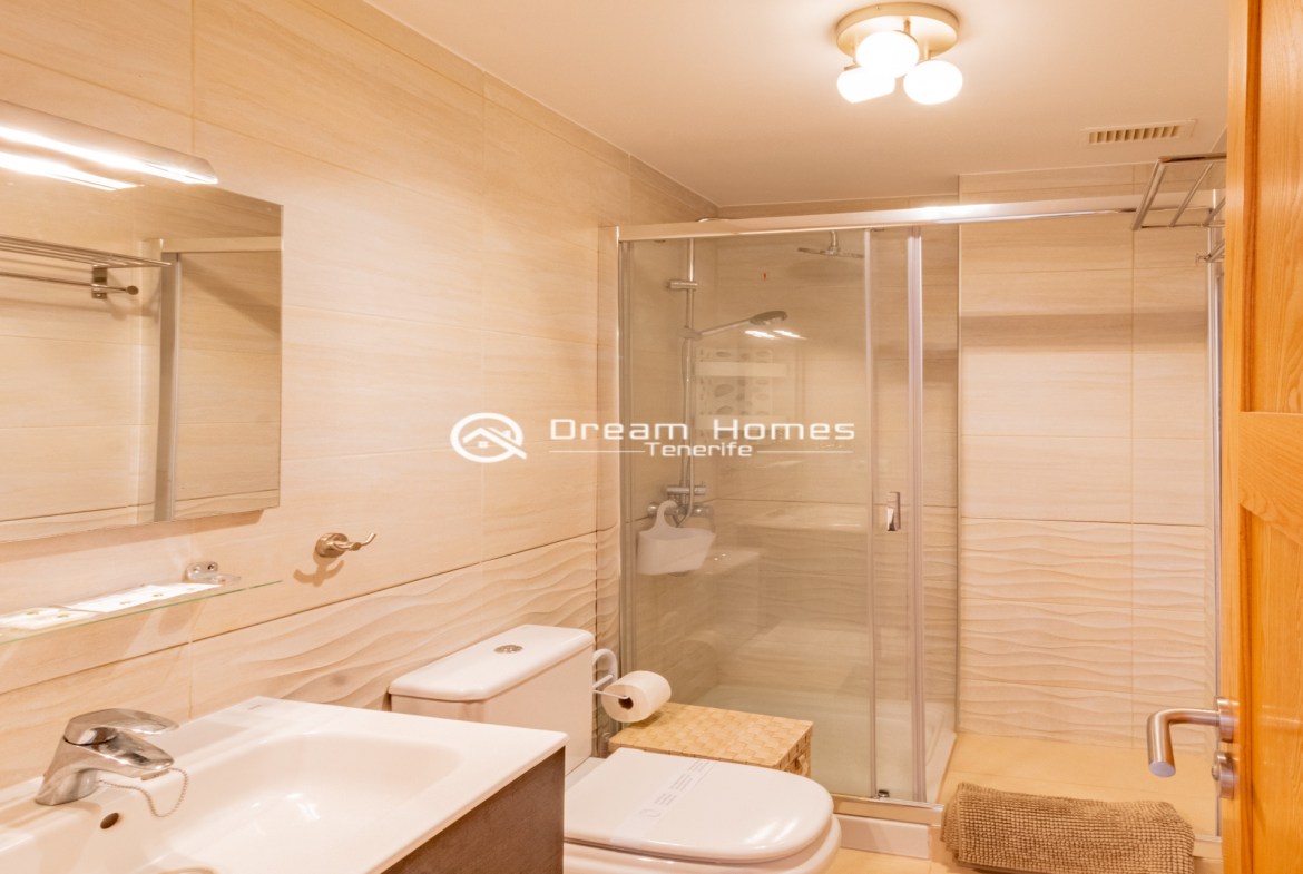 Holiday Home with Private Pool Bathroom Real Estate Dream Homes Tenerife