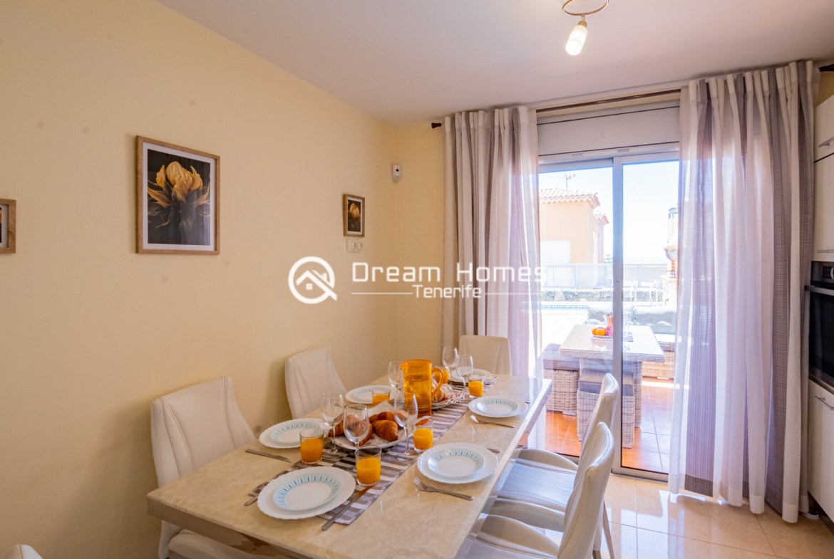Holiday Home with Private Pool Dining Room Real Estate Dream Homes Tenerife