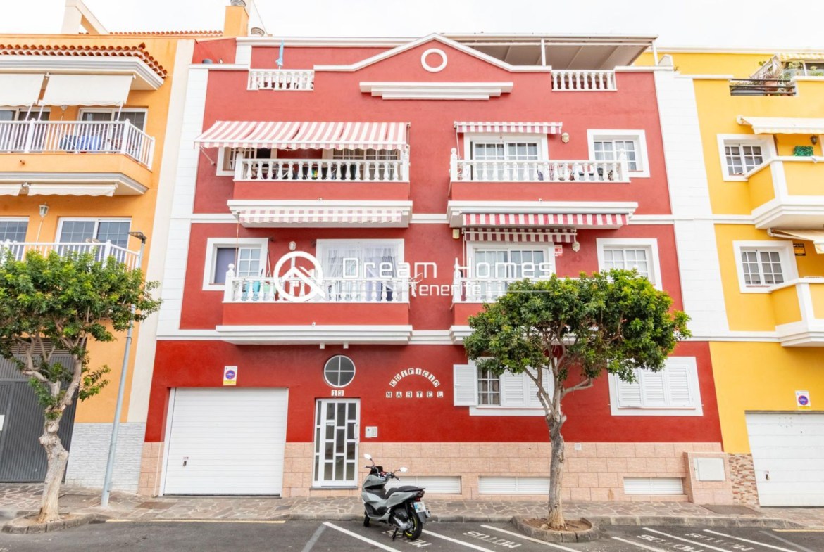 Cozy 1-Bed Penthouse with a View Facade Real Estate Dream Homes Tenerife