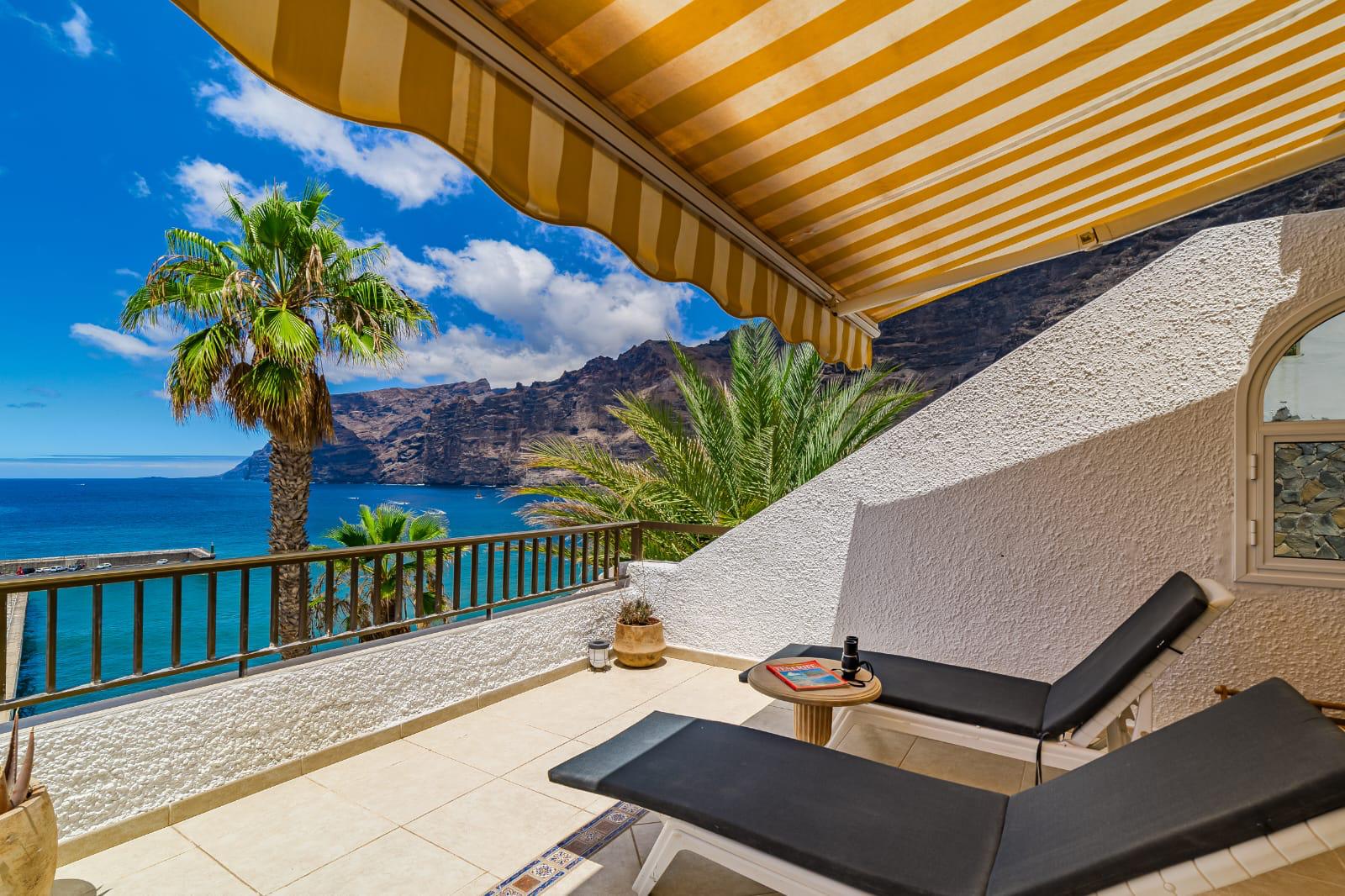 For Holiday Rent Two Bedroom Apartment Puerto de Santiago Los Gigantes Tenerife Swimming Pool Terrace Ocea View7 Sunset Dreams by Dream Homes Tenerife Terrace Real Estate Dream Homes Tenerife