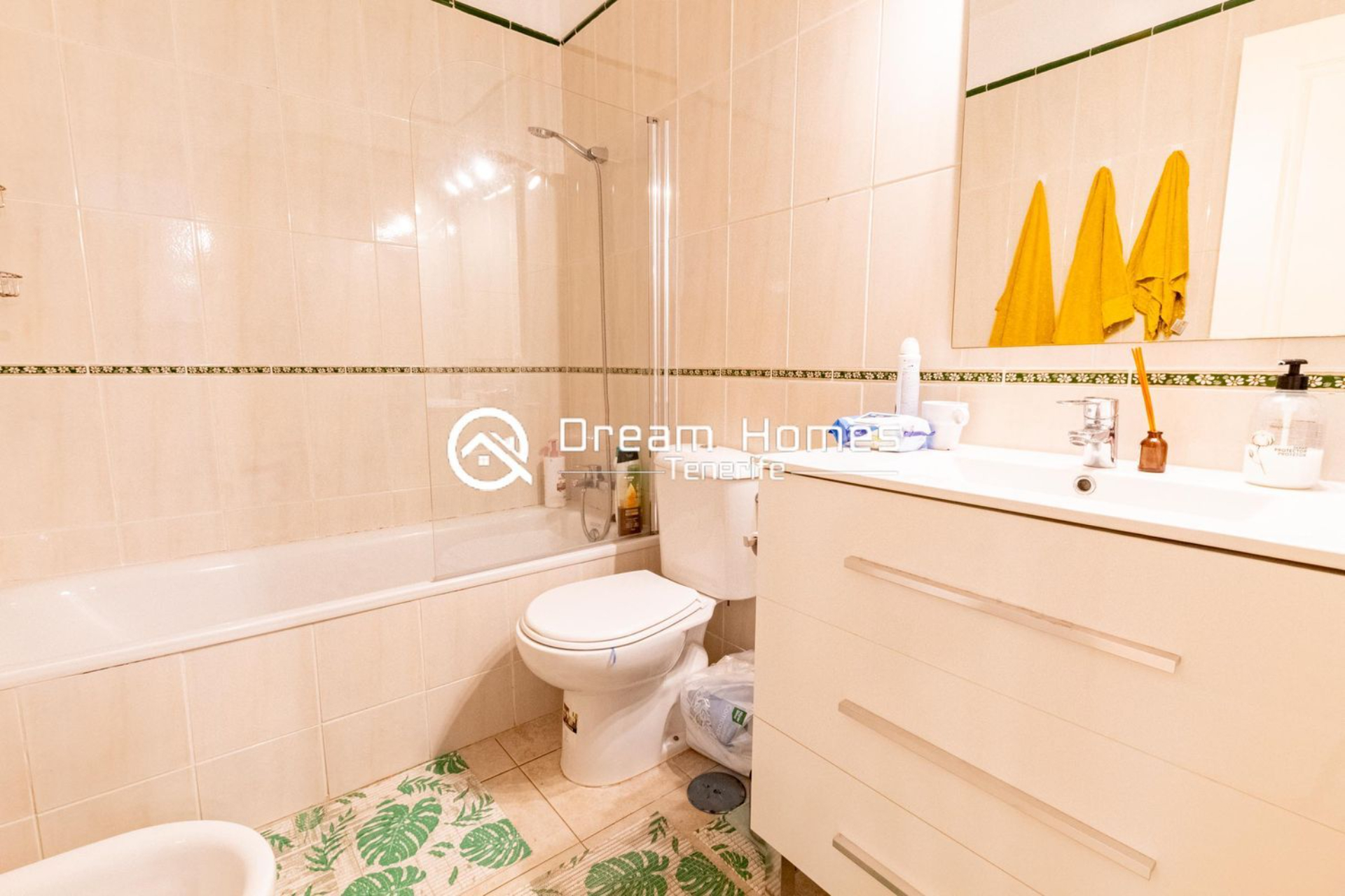 Beachside Apartment in Puerto de Santiago Pool Terrace (1) Beachside Apartment in Puerto de Santiago Bathroom Real Estate Dream Homes Tenerife