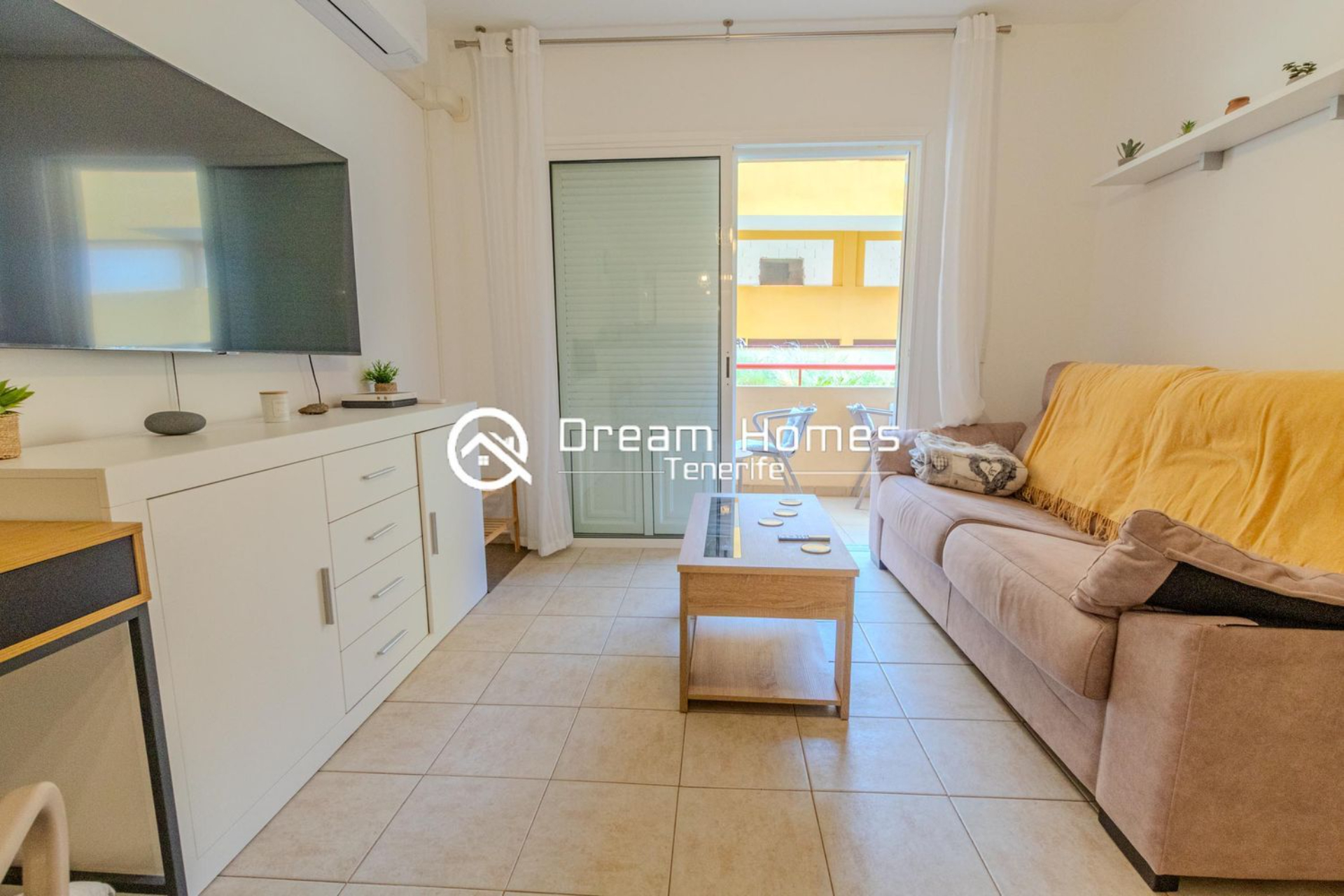 Beachside Apartment in Puerto de Santiago Pool Terrace (5) Beachside Apartment in Puerto de Santiago Living Room Real Estate Dream Homes Tenerife