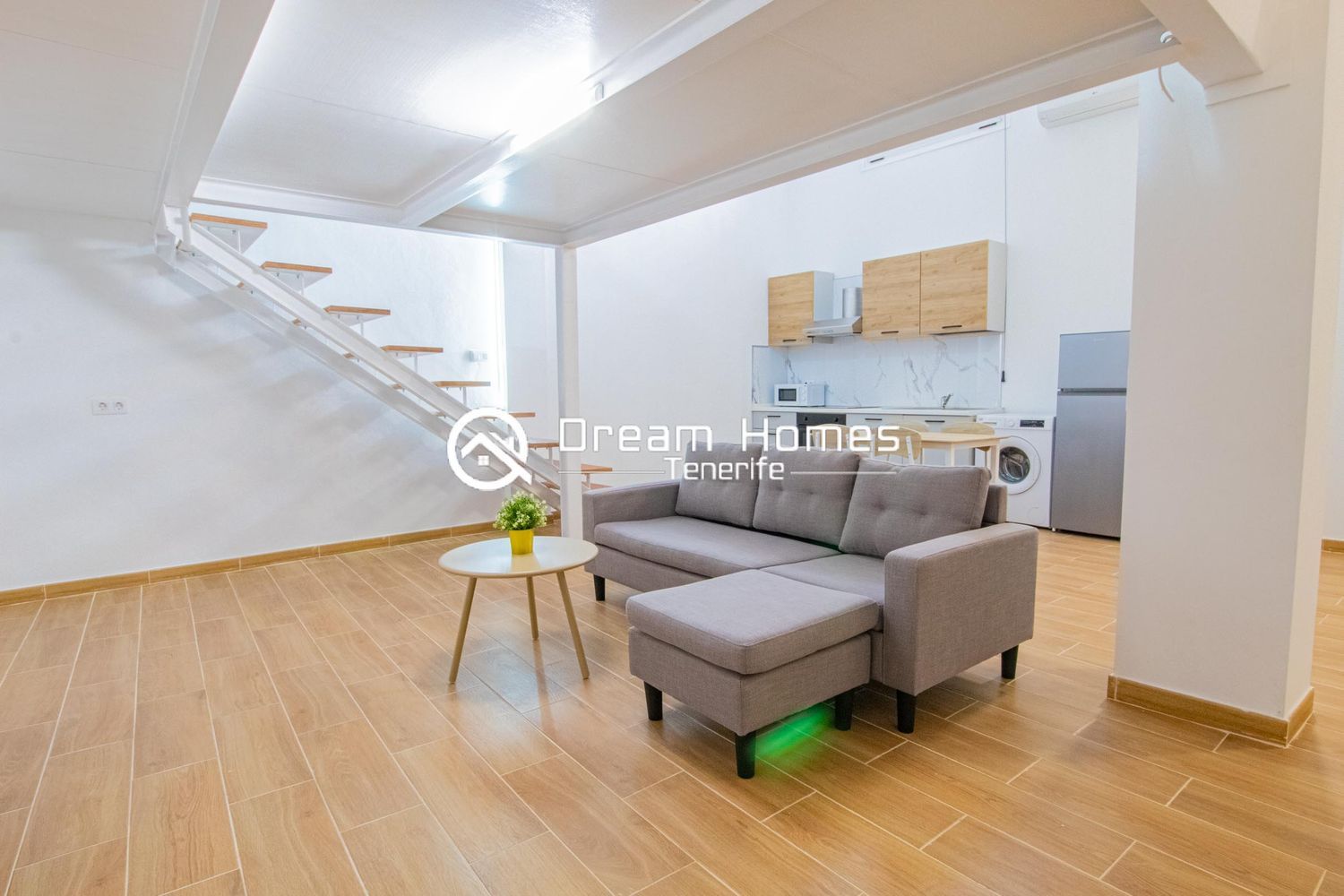 Freshly Renovated Loft (13)