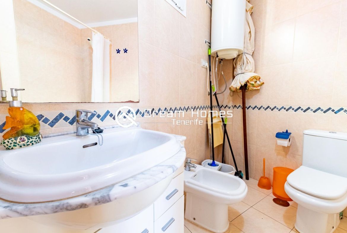 Lovely 1BR Apartment in Complex Bathroom Real Estate Dream Homes Tenerife