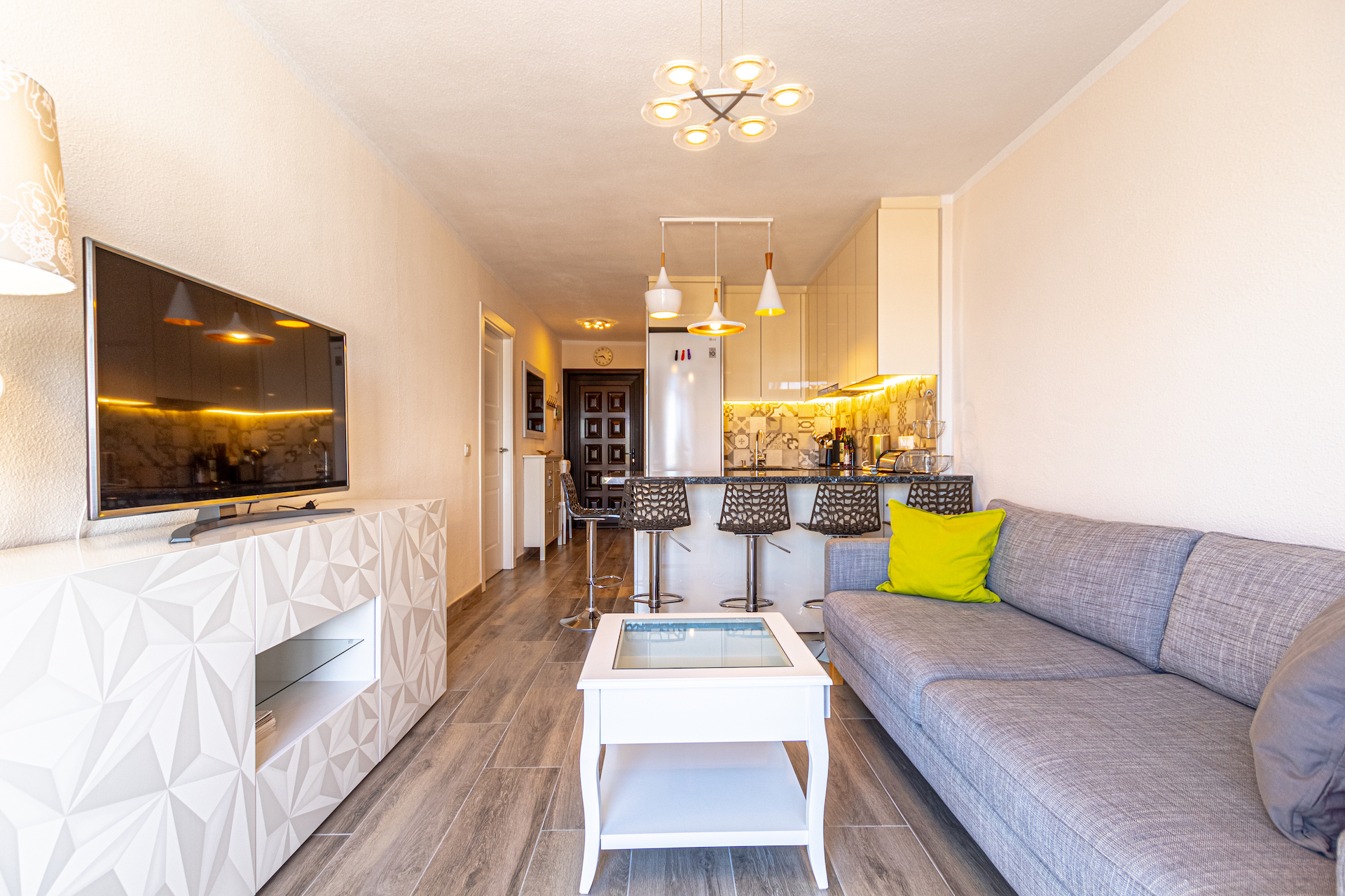 1 Bedroom Sunflower Apartment For Rent Tenerife31
