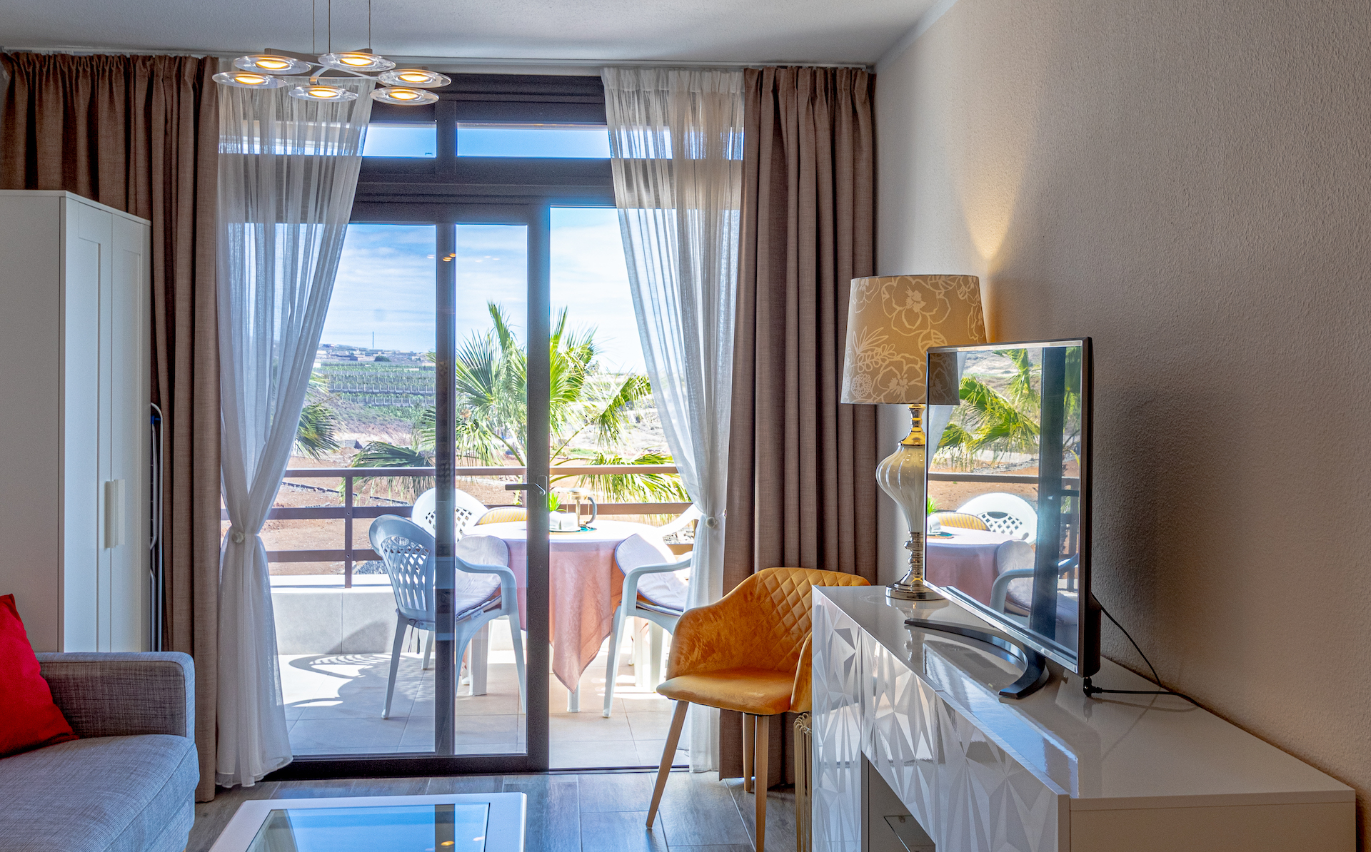 1 Bedroom Sunflower Apartment For Rent Tenerife37