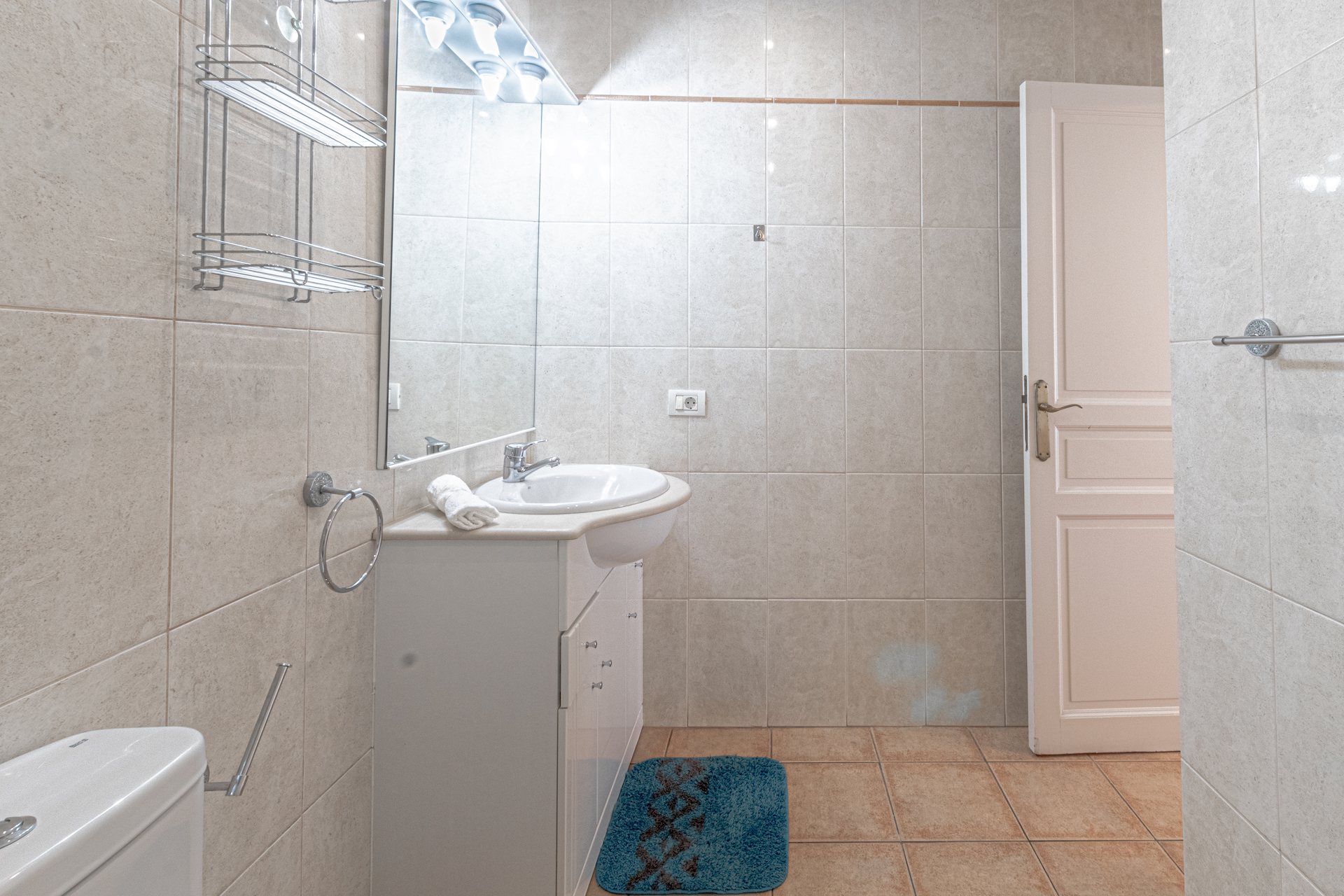 2 Bedroom Apartment For Rent Tenerife18